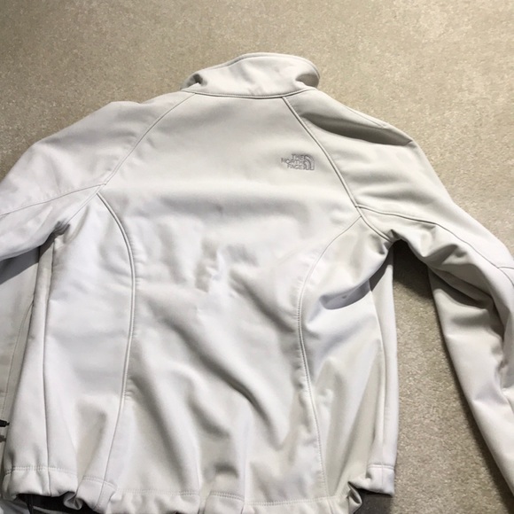Ivory hard shell north face jacket - Picture 5 of 5